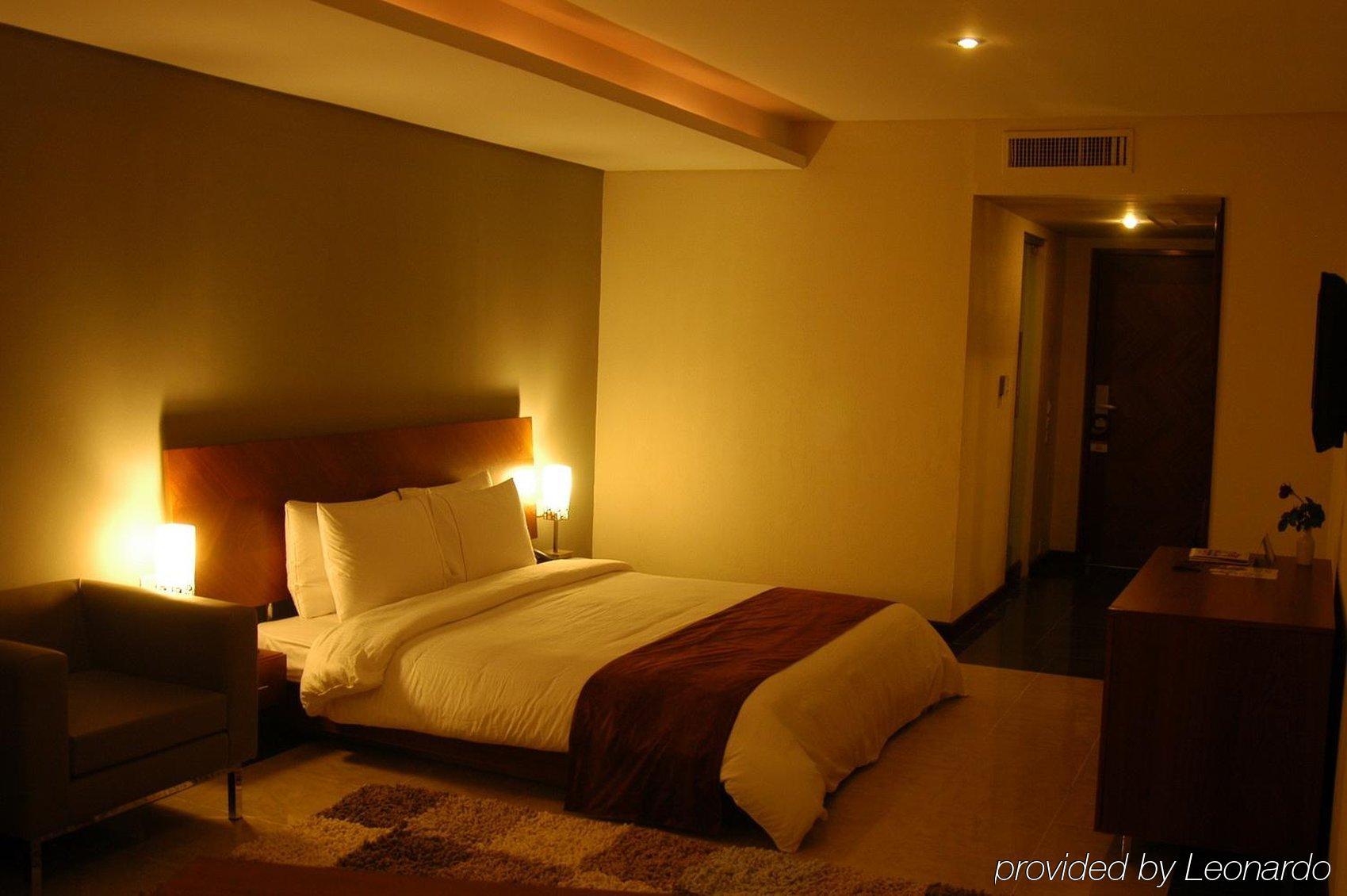 Hotel One Сиалкот Стая снимка